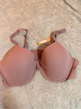 SKIMS Molded Underwire Bra in Dusty Rose